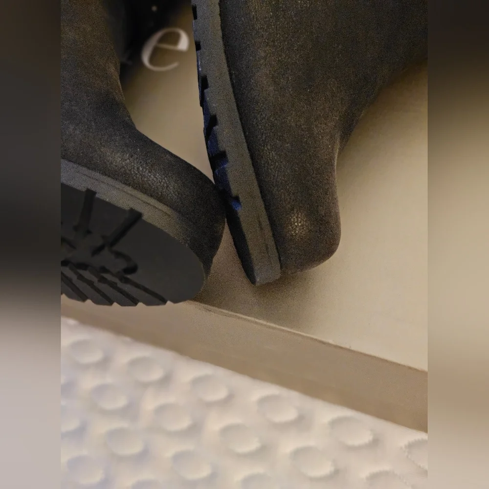 Levity Norma women's boots size 8.50 color black. New Never worn heel 3" NWOT - Picture 10 of 13